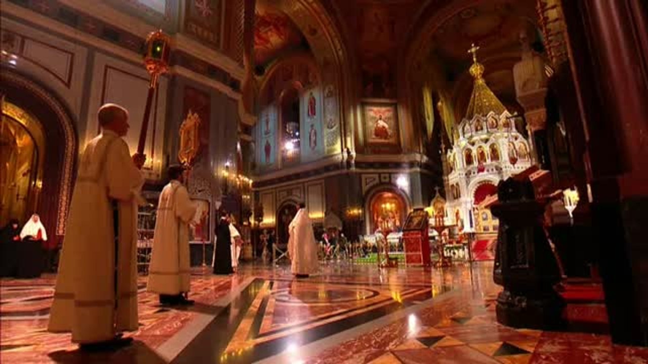 El patriarca Kiril oficia la misa de Pascua en una vacía catedral de Cristo Salvador de Moscú