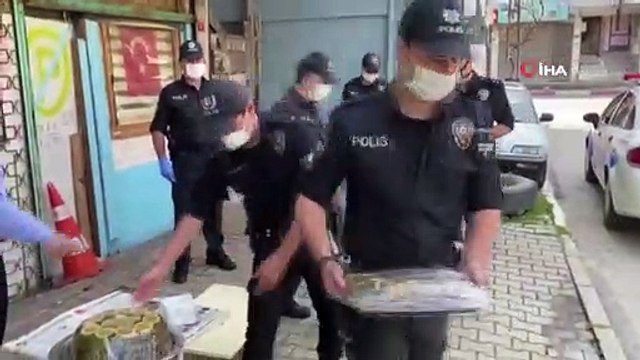 Korona virüs günlerinde sağlık çalışanları ve polislere yemekli destek