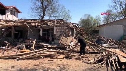 SAKARYA Babasının verdiği cezayı unutamadı, 42 yıl sonra o evin camlarını yine kırdı