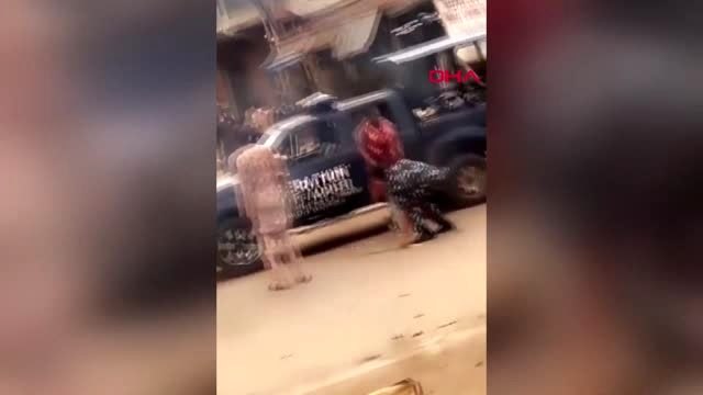 Nijerya'da polislerden kadına koronavirüs dayağı