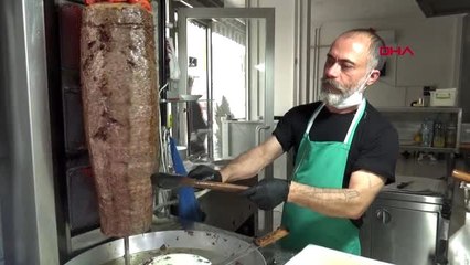 AFYONKARAHİSAR 'Biz bize yeteriz' deyip, 70 bin liralık veresiye defterlerini yaktı