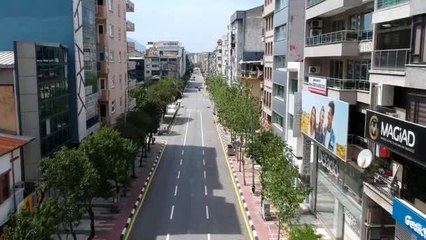 Manisa'da meydanlar boş kaldı