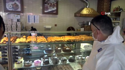 Prof. Dr. Oktay Üner'e sürpriz doğum günü kutlaması