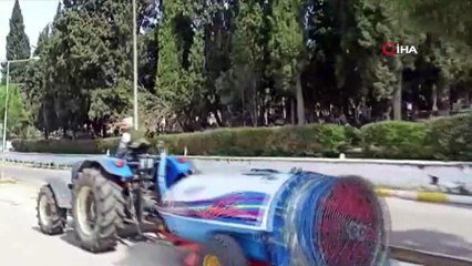 Gönüllü dezenfekte timi sokaklarda