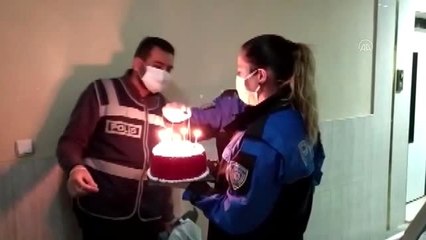 Polisten hasta çocuğa doğum günü sürprizi