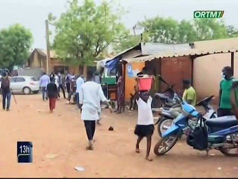 ORTM / Second tour des Législatives - Le Premier Ministre Dr Boubou Cissé a voté à Badalagou