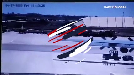 Park durumundaki uçaktan kazayla roket attılar