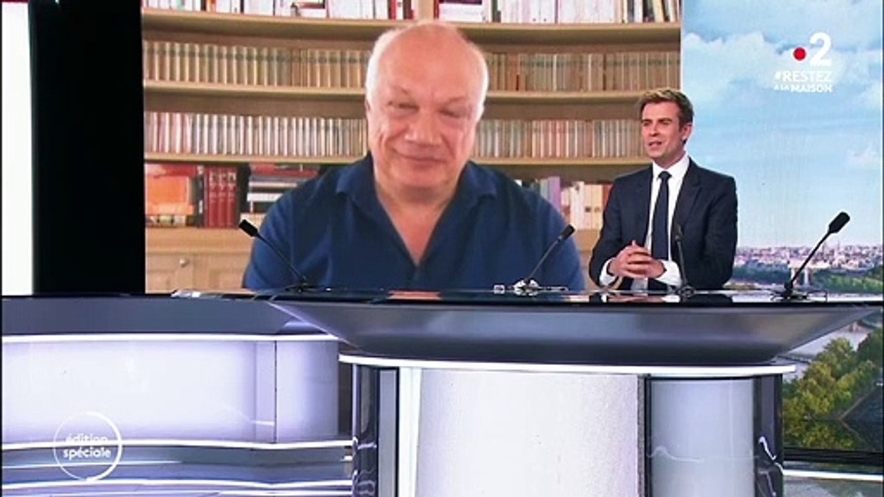 Confinement : "Lire ou écrire, c'est une manière d'écarter les murs", pour le romancier et dramaturge Éric-Emmanuel Schmitt