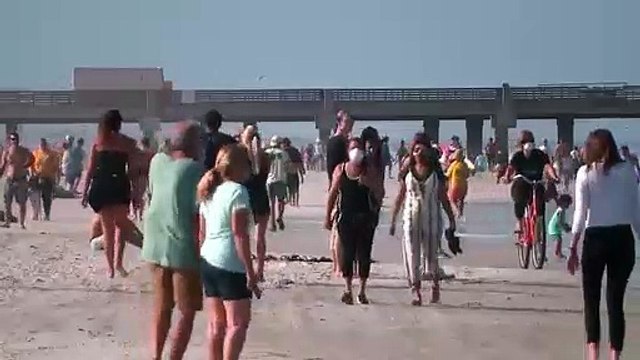 Praias reabrem nos Estados Unidos e as imagens já chocam mundo