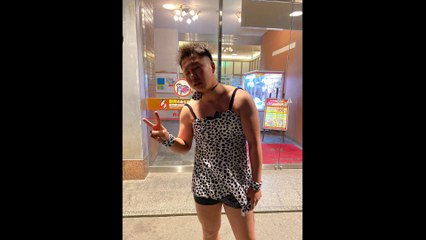 [PlankVideo] Bunny girl cosplay in the locker when coming out of the public bath