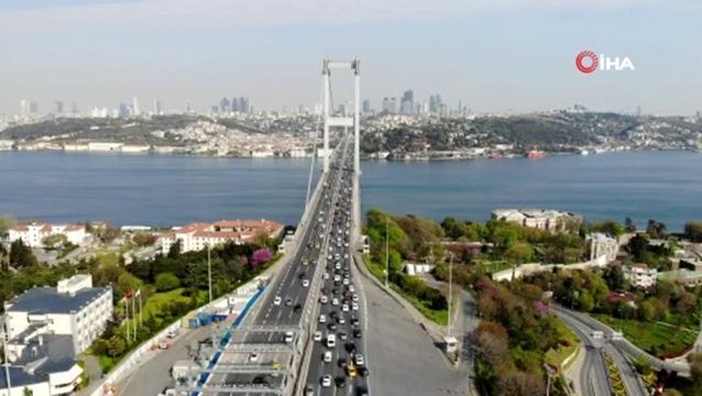 15 Temmuz Şehitler Köprüsü'nde oluşan trafik havadan görüntülendi