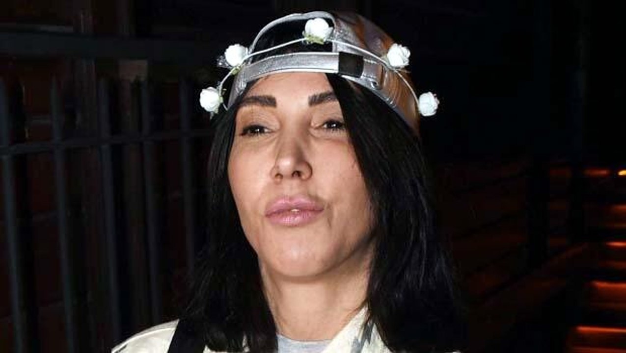 Takıntılı hayranı Hande Yener'in evine izinsiz girip kabus dolu anlar yaşattı