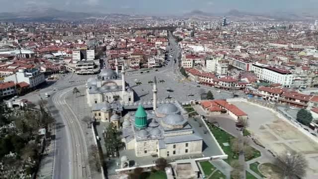 Polisten koronavirüsle mücadeleye büyük katkı