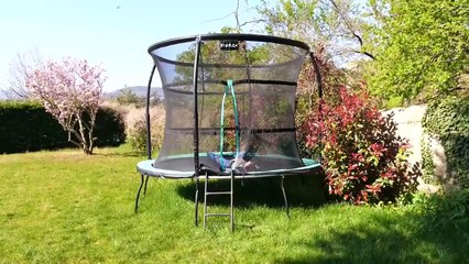 Ne jamais faire semblant de dormir (PRANK STORY)