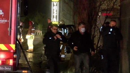 KARTAL'DA YANAN OTOMOBİLDEN CESET ÇIKTI