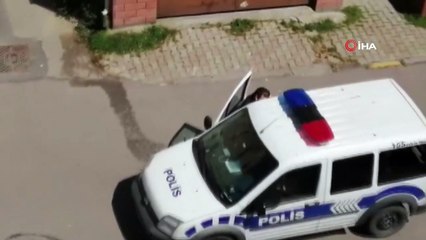 Polis 'Baby Shark' dansı ile evde kalan çocuklara moral verdi