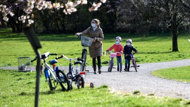 Bugünden itibaren dört Avrupa ülkesi daha sokağa çıkma kısıtlamalarını gevşetiyor