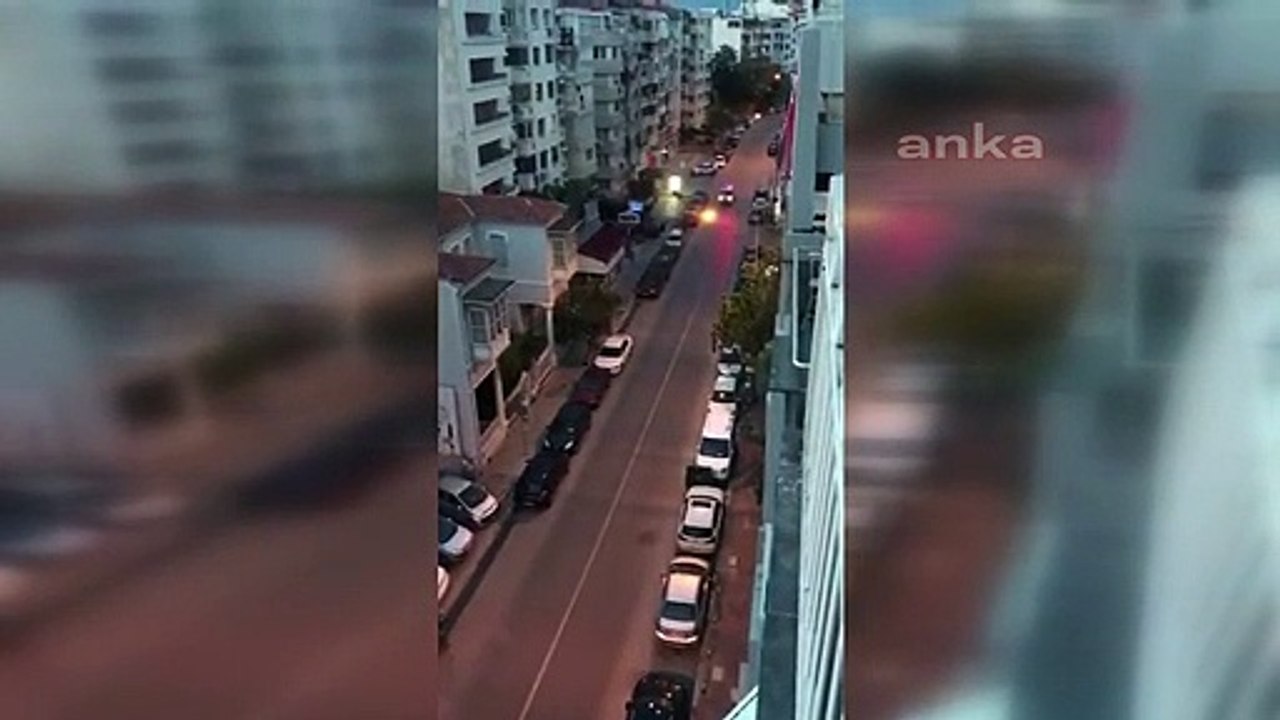 Sokağa çıkma yasağında polis, İzmir sokaklarınd...