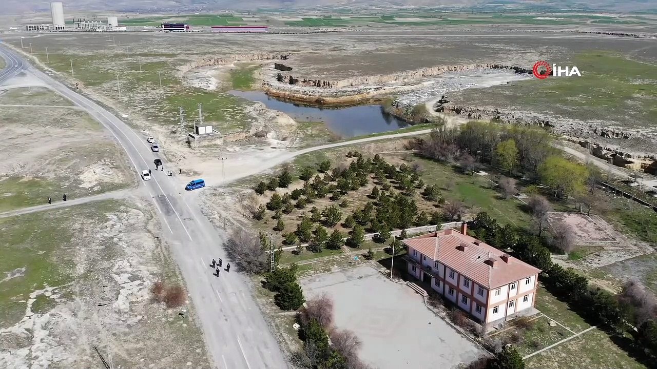 600 haneli köy karantina altına alındı, giriş çıkışlar yasaklandı