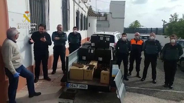Detenidos tres varones acusados del robo de 600 botellas de aceite de Cáritas