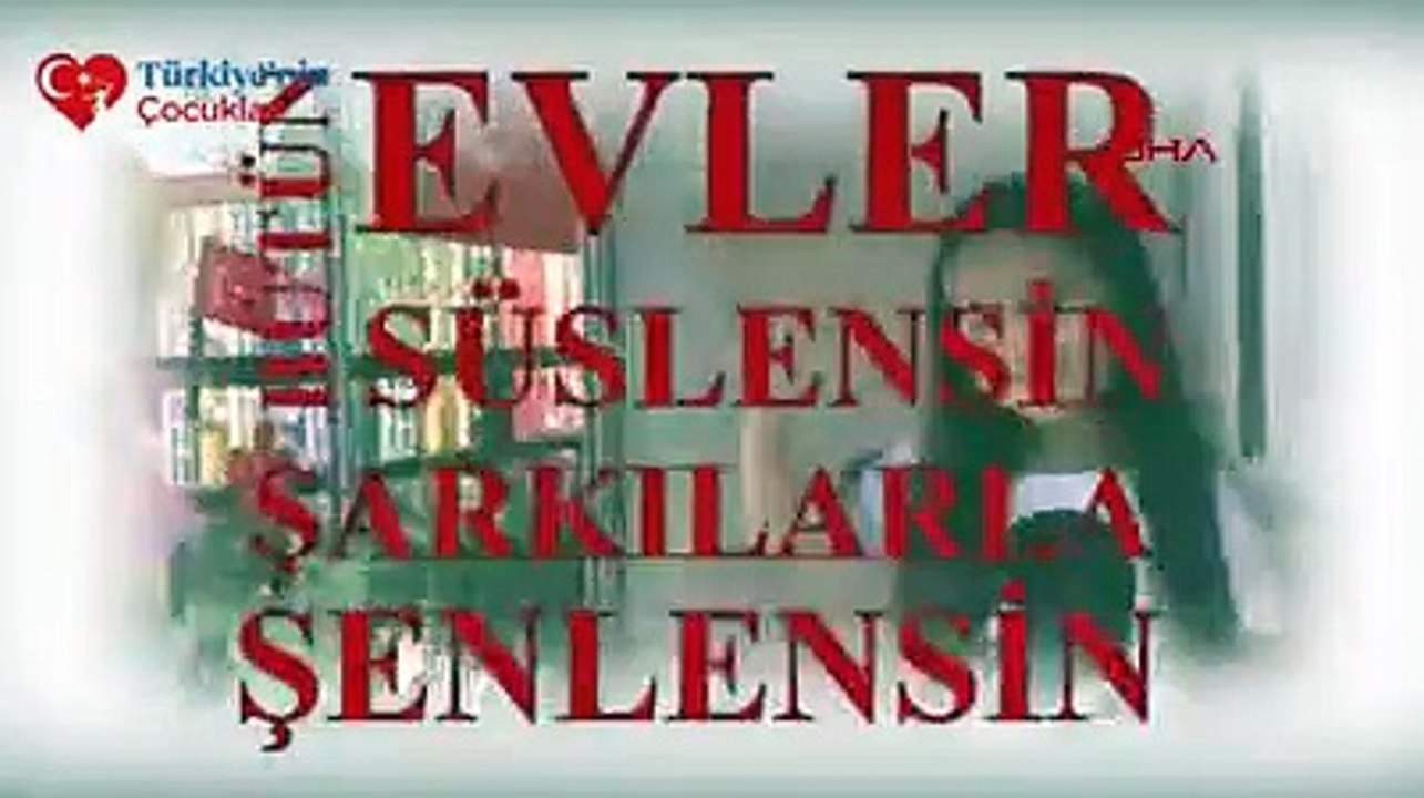 Öğretmenlerden öğrencilere rap şarkı: As bayrağını cama
