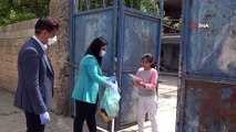 Mardin’de ilköğretim öğrencilerinin yüzü hediye kitaplarla gülüyor
