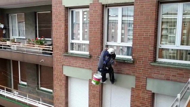 Continúan los trabajos en las fachadas durante el confinamiento