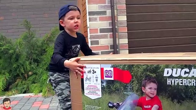 Unboxing and assembling new dirt bike power wheels and Ride on small cross bike