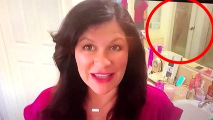 Aynaya yansıyan görüntü, banyodan canlı yayına bağlanan muhabiri rezil etti