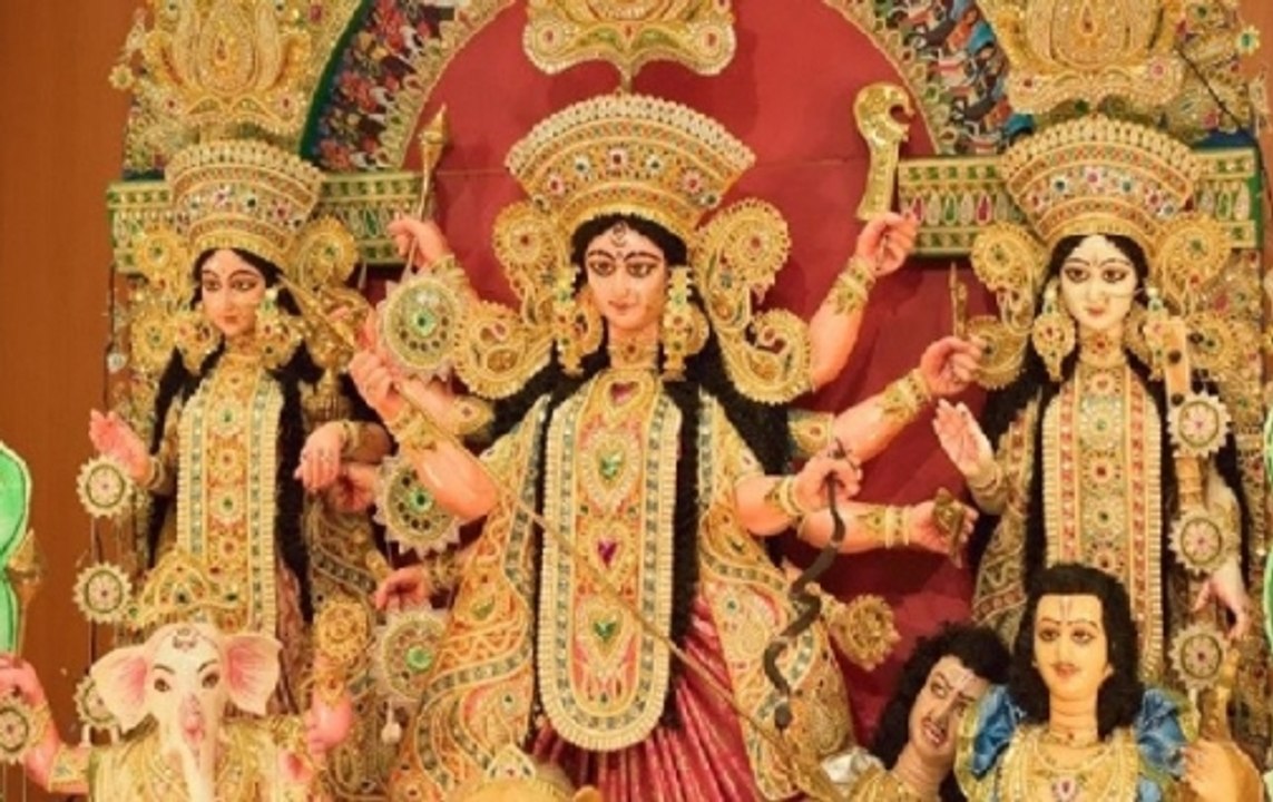 Navratri: Devotees throng temples across country