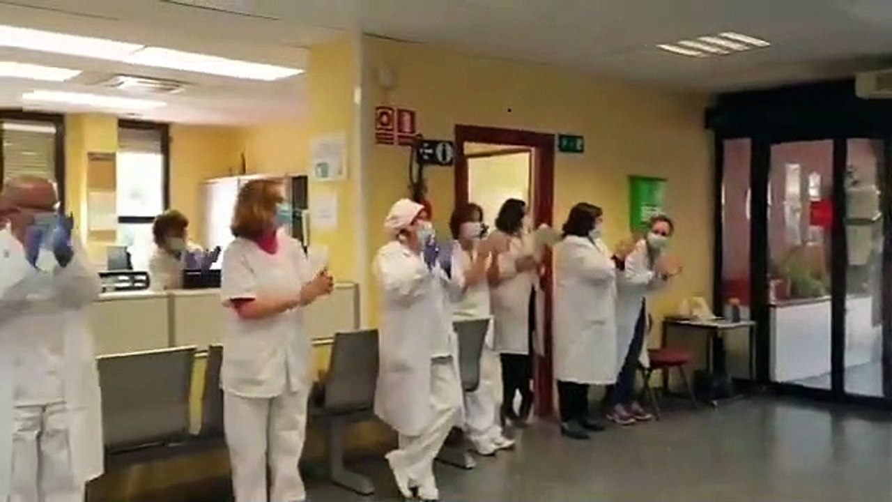 Des soignants font une surprise à un chauffeur de taxi (Espagne)
