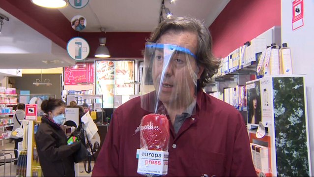 La demanda de mascarillas en farmacias satura el sistema en Barcelona