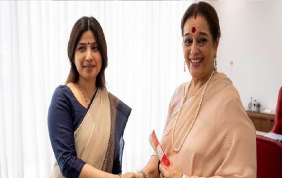 Shatrughan Sinha's wife Poonam Sinha joins SP, to contest from Lucknow