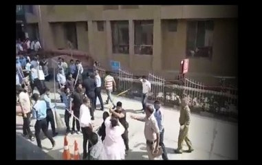 WATCH: Patient's family beaten by bouncers in police presence at AIIMS