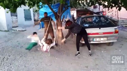 İki kardeş, hemşire annelerine böyle sarıldı