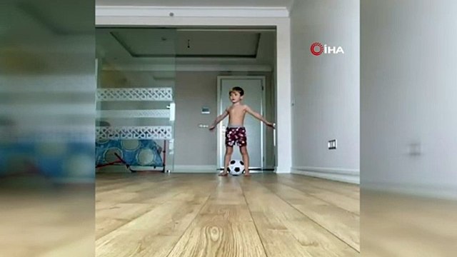 Campanharo oğlundan çalım yedi!