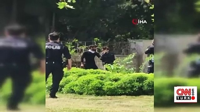 Karısının boğazına bıçak dayadı