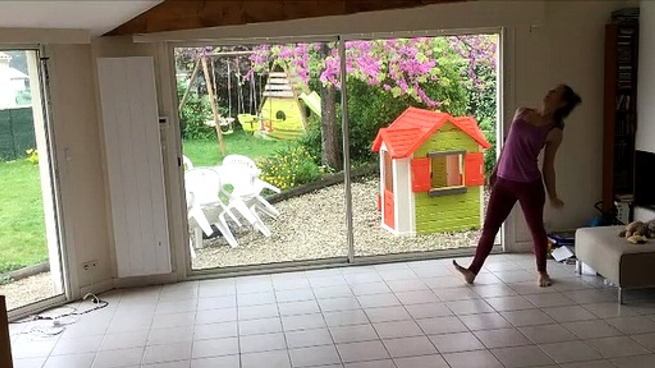CHORE MUZI 2fois DE FACE ET 1FOIS DE DOS