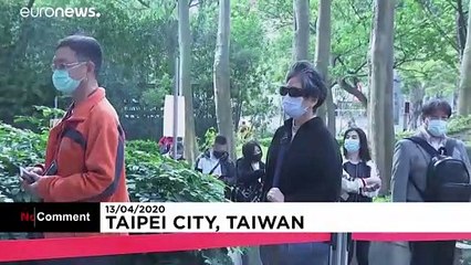 Maske aus dem Automaten