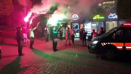 Trafik kazası ihbarıyla çağrılan jandarmaya meşaleli sürpriz