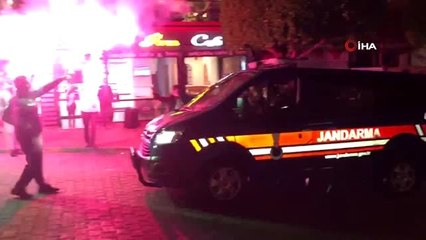 Trafik kazası ihbarıyla çağrılan jandarmaya meşaleli sürpriz