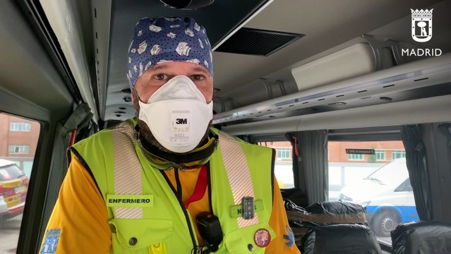 Autobús del SAMUR-PC traslada a pacientes de un hospital a otro