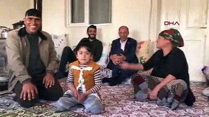 Yok böylesi... Gülen adama telefonla bile gülme siparişi veriyorlar!