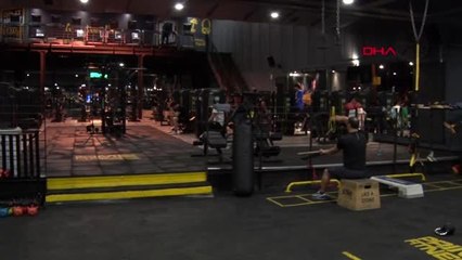 İSTANBUL-Spor ekipmanları evlere taşındı Yaralanmalara dikkat!