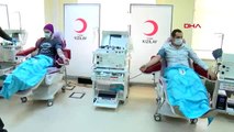 Türk Kızılayı, koronovirüs tedavisi görüp iyileştikten sonra plazmalarını bağışlayanları...