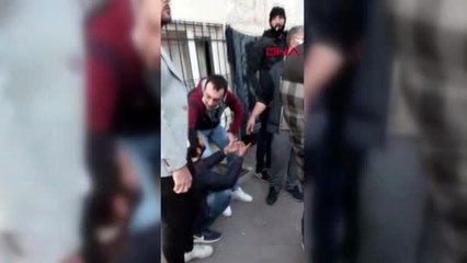 SULTANGAZİ'DE KAPKAÇ ŞÜPHELİSİNİ VATANDAŞLAR YAKALADI