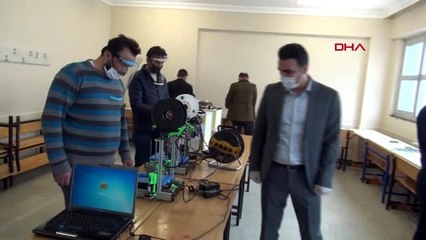 ÇATALCA'DA ÖĞRETMENLER 3D YAZICI İLE SİPERLİK MASKE ÜRETİYOR