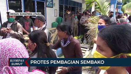 Warga Mandala Protes Pembagian Sembako