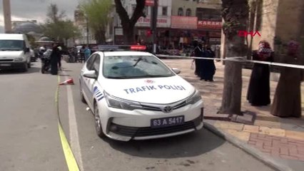 ŞANLIURFA Sosyal mesafe uygulanmadı, belediye araçla dezenfektan püskürttü-ARŞİV