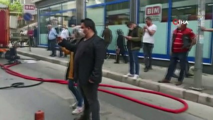 Nazilli’de yorgan dikim evi yangında kül oldu